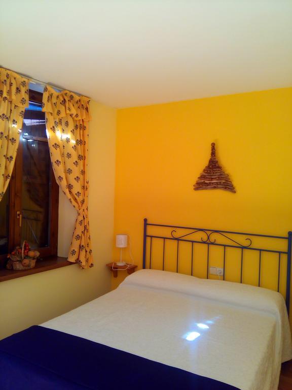 ホテル Casa Es Neres レス エクステリア 写真